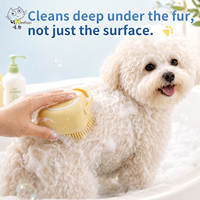 Cepillo de Baño de Silicona con Diseño de Dibujos Animados para Mascotas, Dispensador de Champú con Botón de Presión y Depósito de Agua, Herramienta de Masaje y Ducha para Perros