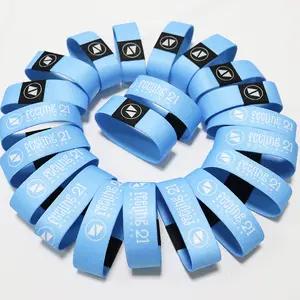 Benutzer definiertes Logo Voll farbdruck Party Sport Basketball Armband Festival Polyester Armband Sublimation Stoff Elastisches Armband