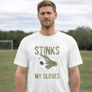 Camiseta personalizada divertida con la frase «si crees que mi actitud es una mierda», camiseta gráfica de algodón, regalo ideal para portero de fútbol - Product Image 1