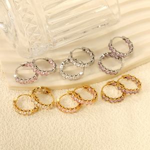 Boucles d'oreilles créoles géométriques en acier inoxydable plaqué or 18 carats, hypoallergéniques, avec zircon cubique coloré, pour femmes - Product Image 1