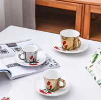 Ensemble tasse et soucoupe en céramique et porcelaine, design moderne et luxueux, motif floral, effet miroir réfracteur, pour café et thé, écologique et durable