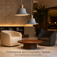 Lampes suspendues en feutre qui absorbent l'écho de la pièce et atténuent le bruit, pour une ambiance plus calme et plus silencieuse dans les salles à manger, les bureaux et les halls.