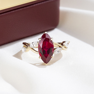 Bague en or 14 carats MSR-2189 avec rubis taille marquise et diamants latéraux pour femme - Product Image 1