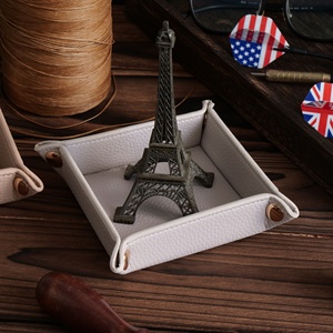 Bandejas de Almacenamiento Personalizables de Cuero Sintético Grabables con Láser, 6x6 Pulgadas, Bandejas de Cuero Sintético Personalizadas en Blanco, Mini Bandejas de Almacenamiento - Product Image 5