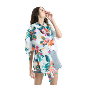 2019 más nuevo de señora de <span class=keywords><strong>la</strong></span> moda de Primavera Verano de impresión hermosa flor de gran tamaño bufanda niña playa chal bufanda - Product Image 3