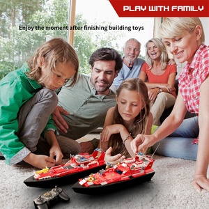 Barco teledirigido V102 RC 2.4G, barco de velocidad con control remoto 2 en 1, juguete de bloques de construcción de barco de rescate contra incendios para niños - Product Image 5