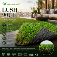 Gazon artificiel paysager de qualité supérieure en forme de C de 30 mm pour la décoration extérieure des villas, des jardins et des hôtels, résistant aux UV, gazon réaliste