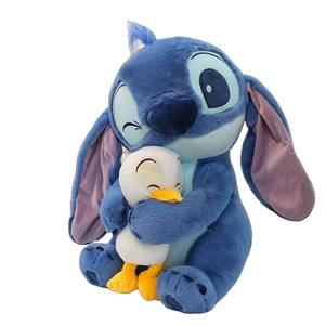 Peluche Stitch mignonne, figurine de <span class=keywords><strong>dessin</strong></span> <span class=keywords><strong>animé</strong></span>, peluche Stitch, Stitch en peluche tenant un canard, vente en gros - Product Image 6