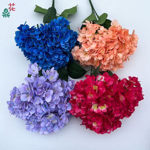 Flores Artificiales de Hortensia en Ramilletes de Seda para Decoración de Escenarios de Boda, Salones de Banquetes y Arreglos Florales de Pared - Product Image 1