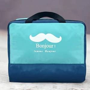 กระเป๋าฟิตเนสสำหรับทุกเพศ Bonjour Lomme สีกรมท่า กันน้ำ พร้อมหูหิ้วนุ่ม - Product Image 1