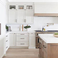 Meubles de cuisine Armoires de cuisine et table sur mesure Armoires de cuisine au design rustique vert Ameublement vert style shaker