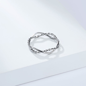 Anillo de Acero de Titanio Trenzado de Doble Hilera, Diseño Geométrico, Joyería de Moda Unisex, Regalo, Color Oro y Plata, K R1072 - Product Image 3