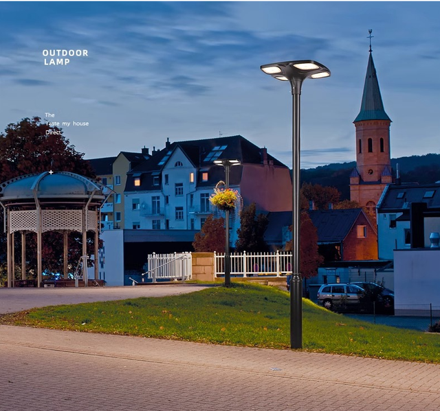 Solar-powered Garden Light Made of Integrated Die-cast Aluminum, with 160 LED Beads and Four-sided Illumination with Lenses.