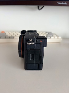 Appareil photo Sony <span class=keywords><strong>Alpha</strong></span> A7C <span class=keywords><strong>II</strong></span> 4K 60p 33,0 MP d'occasion pour la photographie de portraits et d'animaux - Product Image 3
