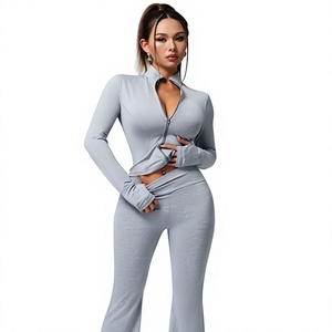 Ensemble de survêtement évasé personnalisé pour femme, taille haute, tenue de sport deux pièces, fabricant de vêtements de fitness - Product Image 1