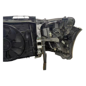 Vente en gros de kits carrosserie d'origine d'occasion pour <span class=keywords><strong>Mercedes</strong></span> <span class=keywords><strong>Classe</strong></span> C W205 Facelift Sport, pare-chocs avant avec phares et radiateur - Product Image 6