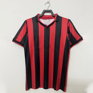 เสื้อฟุตบอลแขนสั้น <span class=keywords><strong>AC</strong></span> <span class=keywords><strong>Milan</strong></span> ย้อนยุค รุ่นปี 90/91 แบบสั่งทำพิเศษ ชุดฟุตบอลทีมชาติ เสื้อแข่งฟุตบอล - Product Image 1