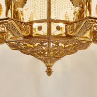 Lustre en cristal de luxe vintage de style français pour villa duplex avec mezzanine, corps doré et éclairage LED pour salon à deux étages