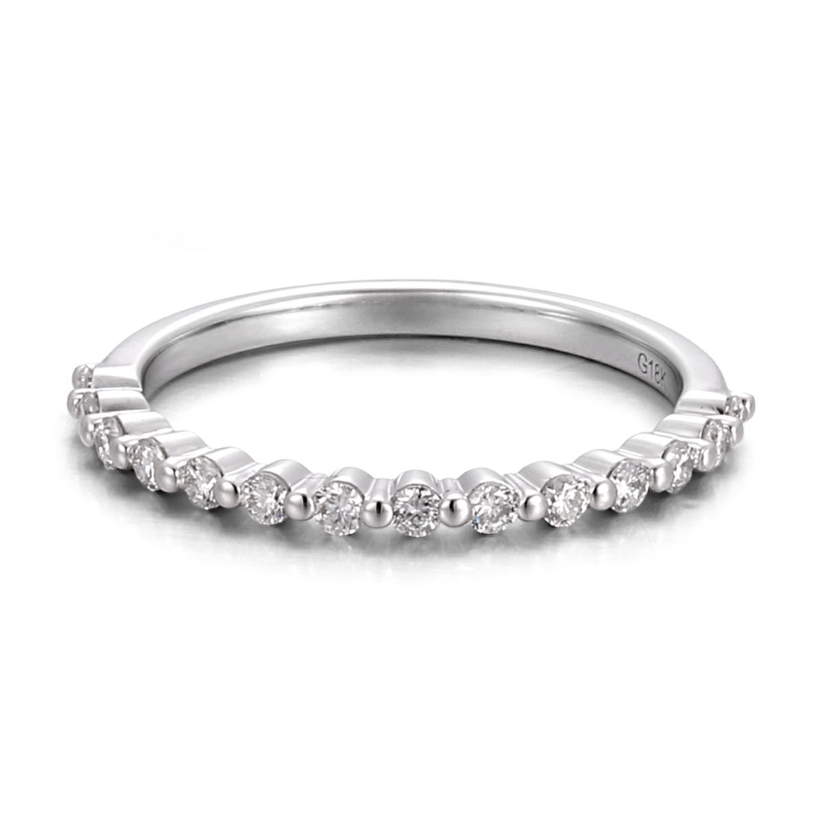 Anillo de oro macizo de 10 quilates con diamantes de laboratorio