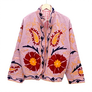 Veste décontractée en coton de canard respirant et écologique, brodée de fleurs bohèmes, avec col mandarin et manches longues - Product Image 1