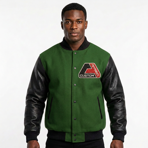 Chaqueta Varsity Roja Personalizada con Bordado para Hombre, Mangas de Cuero, Diseño con Parches Frontales, Ropa Casual de Invierno, Estilo Letterman - Product Image 6