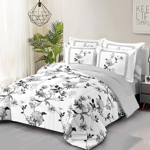 Bộ chăn ga gối hoa 7 món cỡ Queen, gồm chăn, ga trải giường, ga phủ và 4 vỏ gối - Product Image 2