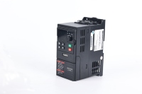 RIQNO 0.75KW VFD onduleur DC à AC monophasé 220V pour moteur de Machine d'alimentation de poisson