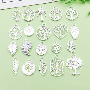 จี้ต้นไม้แห่งชีวิต โลหะผสมสังกะสี ขนาดกลาง อุปกรณ์ตกแต่งเครื่องประดับ DIY สำหรับสร้อยข้อมือ สร้อยคอ งานฝีมือ - Product Image 1