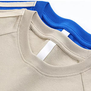 Construction de manches raglan de t-shirt en coton épais de 240 g/m² avec détail de bande à rayures contrastées - Product Image 2