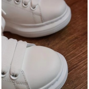 Zapatillas Retro Transpirables con Logotipo Personalizado OEM para Hombre, Ligeras, con Cordones, para Skateboard y Caminar, Antideslizantes, con Parte Superior de Cuero Patentado - Product Image 4