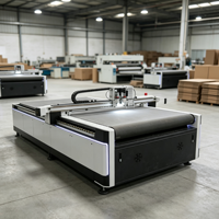 Machine de découpe CNC à commande servo pour la découpe d'acrylique, de PVC, de mousse, de carton, avec positionnement automatique CCD