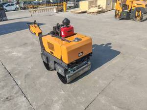 Rullo Compattatore Stradale Vibrante Idraulico Diesel Raffreddato ad Acqua da 800KG con Operatore a Terra - Product Image 4