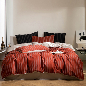 Parure de lit quatre pièces en satin de coton longues fibres de haute qualité, imprimée numériquement, comprenant draps, taies d'oreiller et housse de couette - Product Image 1