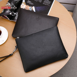 กระเป๋าคลัทช์ลำลองผู้ชาย หนัง PU นุ่ม ซิปแบบพกพา ซับในโพลีเอสเตอร์ ใส่โทรศัพท์มือถือและกระเป๋าสตางค์  รับสกรีนโลโก้ - Product Image 3