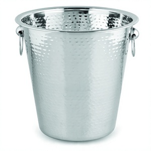 Cubo de vino premium de acero inoxidable con un acabado martillado y un mango de anillo, y con un elegante diseño clásico. - Product Image 1
