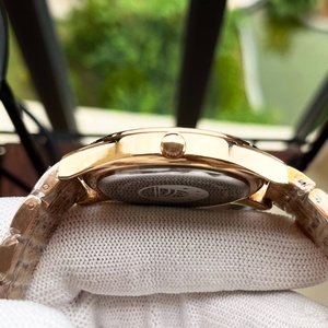 Ensemble de montres à quartz pour couple, bracelet en acier inoxydable or rose, cadran blanc avec index des heures en cristal, Omegaes - Product Image 6