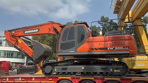 Excavadora Doosan DX300LCA original coreana de segunda mano, excavadora de 30 toneladas, excavadora de cadenas Doosan DX300LC-9C usada en venta. - Product Image 2
