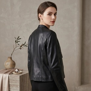 Giacca da <span class=keywords><strong>donna</strong></span> in vera <span class=keywords><strong>pelle</strong></span> di agnello 100% con collo alto e chiusura a zip, modello corto - Product Image 2