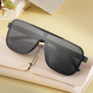 Lunettes de soleil polarisées de luxe pour hommes, monture carrée, noires, verres PC UV400, monture en plastique et métal, protection solaire pour la conduite en extérieur - Product Image 3