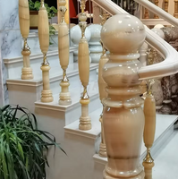 Balustre en marbre blanc massif sculpté à la main, personnalisé par un designer, pour garde-corps d'escalier moderne, intérieur/extérieur