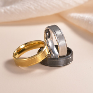 Estilo Clássico Simples 6mm 8mm Wide <span class=keywords><strong>Brushed</strong></span> <span class=keywords><strong>Gold</strong></span> Plated Stainless Steel Matte <span class=keywords><strong>Ring</strong></span> para Homens Mulheres Wedding Bands <span class=keywords><strong>Ring</strong></span> Jóias - Product Image 4