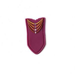 Logotipo en relieve personalizado respetuoso con el medio ambiente de silicona PVC 3D parches de goma suave para prendas de vestir - Product Image 4