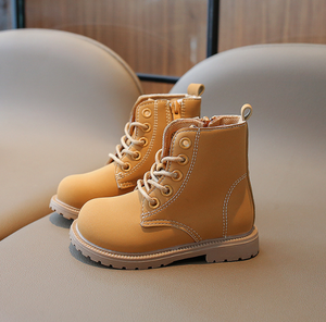 2025 printemps nouvelles bottes courtes pour enfants Style britannique garçons en <span class=keywords><strong>cuir</strong></span> chaussures solides étudiant Performance <span class=keywords><strong>cuir</strong></span> dentelle bottes courtes - Product Image 4