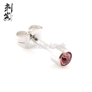 Orecchini a bottone in zircone cubico arrotondati in acciaio inossidabile - Product Image 3