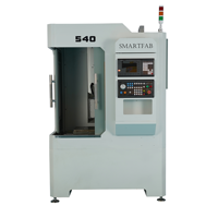 Guangdong Hochleistungs-CNC-Fräser Vertikale Metall form maschine zum Fräsen Gravur BT30 Spindel 220V Automatik