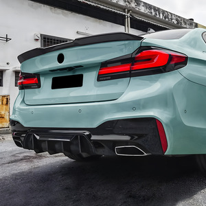 สปอยเลอร์หลัง Amp-Z สำหรับรถบีเอ็มดับเบิลยู ซีรีส์ 5 รุ่น G30 G31 M Sport ปี 2018-2023 สีดำเปียโน ลายคาร์บอนไฟเบอร์ ผิวด้าน - Product Image 2