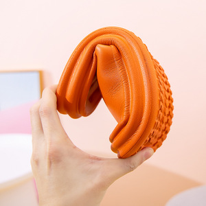 Nuovo tipo <span class=keywords><strong>di</strong></span> <span class=keywords><strong>pantofole</strong></span> morbide per la casa estiva con suola spessa per le donne pantofola per doccia da donna per bagno interno all'ingrosso - Product Image 4