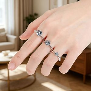 <span class=keywords><strong>Anillo</strong></span> Solitario con Aspecto de Latón al por Mayor, <span class=keywords><strong>Anillo</strong></span> de Boda de Lujo con Circonita Cúbica de Alto Brillo, <span class=keywords><strong>Anillo</strong></span> de Compromiso Clásico de 6 Garras, Regalo de Aniversario - Product Image 2