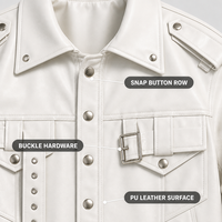 Vestes blanches personnalisées pour hommes en similicuir clouté avec boutons-pression, doubles poches poitrine, ceinture à boucle, poignets zippés, style motard vintage