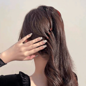 Nouvelle Épingle à Cheveux Géométrique en Plastique, Design Simple et Original, Haute Qualité, Élégante et Tendance, Bijoux de Mode pour Femmes, Vente en Gros - Product Image 3